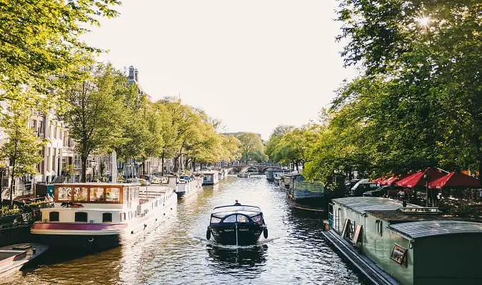 Passeio de Barco na Holanda pelos Canais